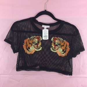 Tiger embroidery crop top! 🐯